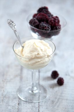 Vitmoussebjörnbär 1