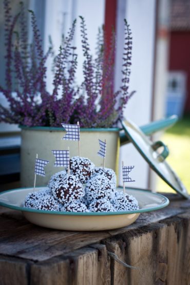 baka med barn chokladbollar