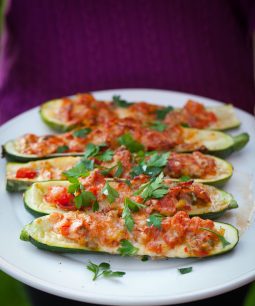 Ugnsbakad fylld zucchini
