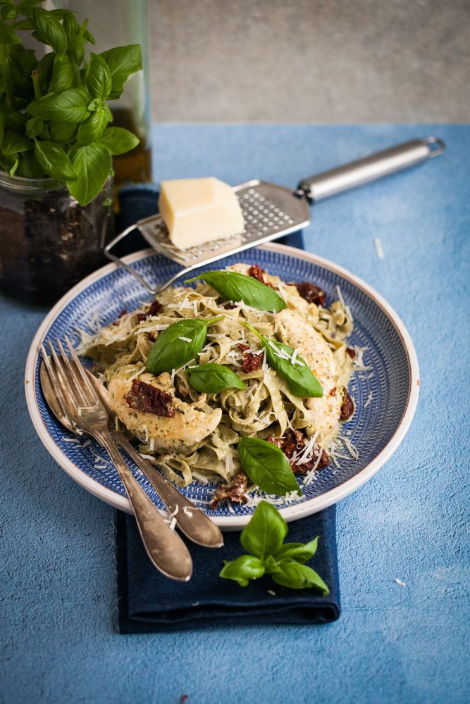 pasta med kyckling och pesto