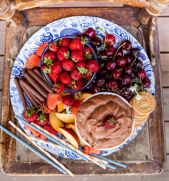 fruktfat med nutelladipp