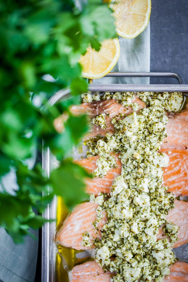 lax  i ugn med fetaost pesto