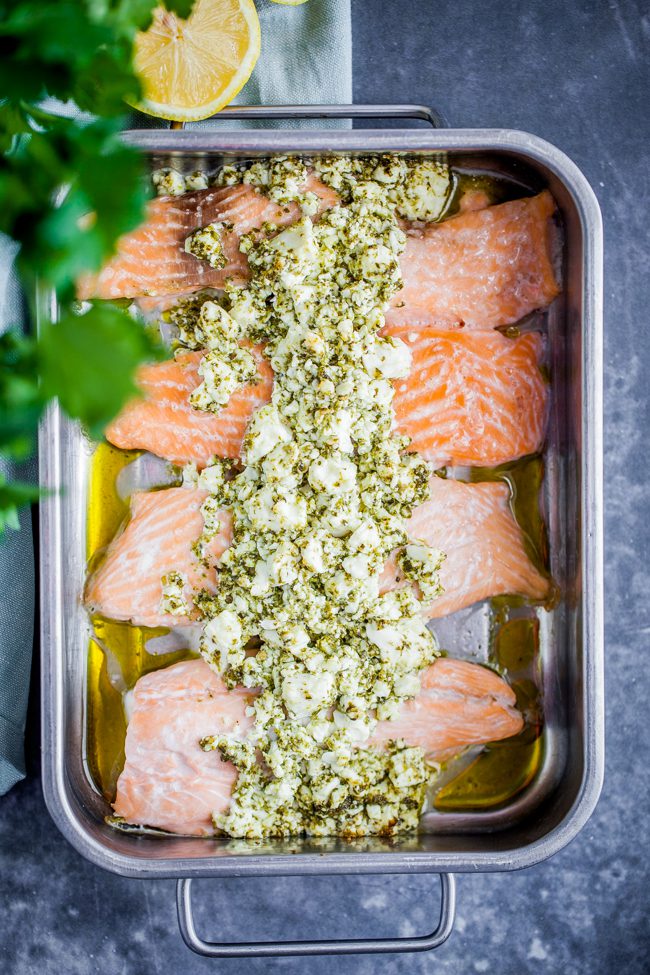 lax i ugn med fetaost pesto