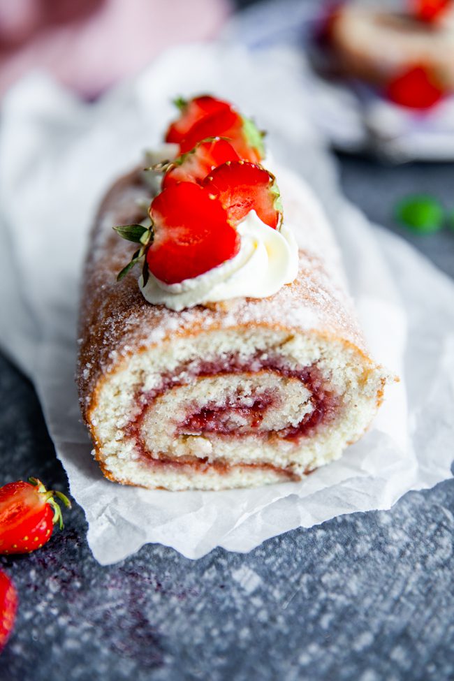 recept, jordgubbsrulltårta, klassisk rulltårta