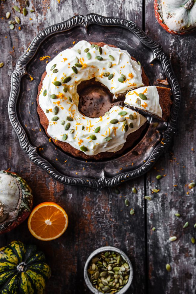 mjuk pumpakaka med apelsinfrosting