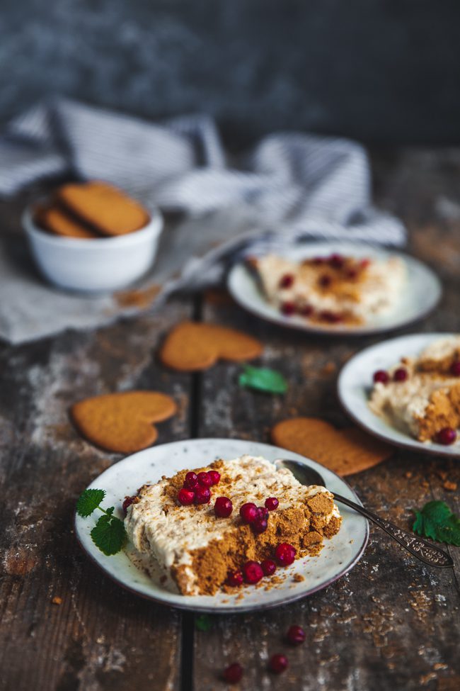 krämig pepparkaksglass dansukker, pepparkakor, jul glass