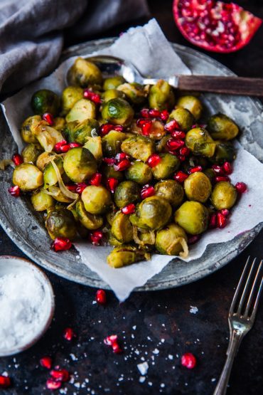 ugnsrostad brysselkål lök granatäpple