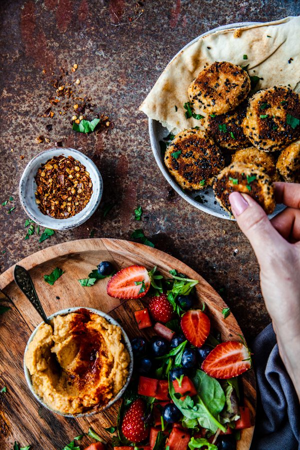 kockens kryddor, blomkål, hummus