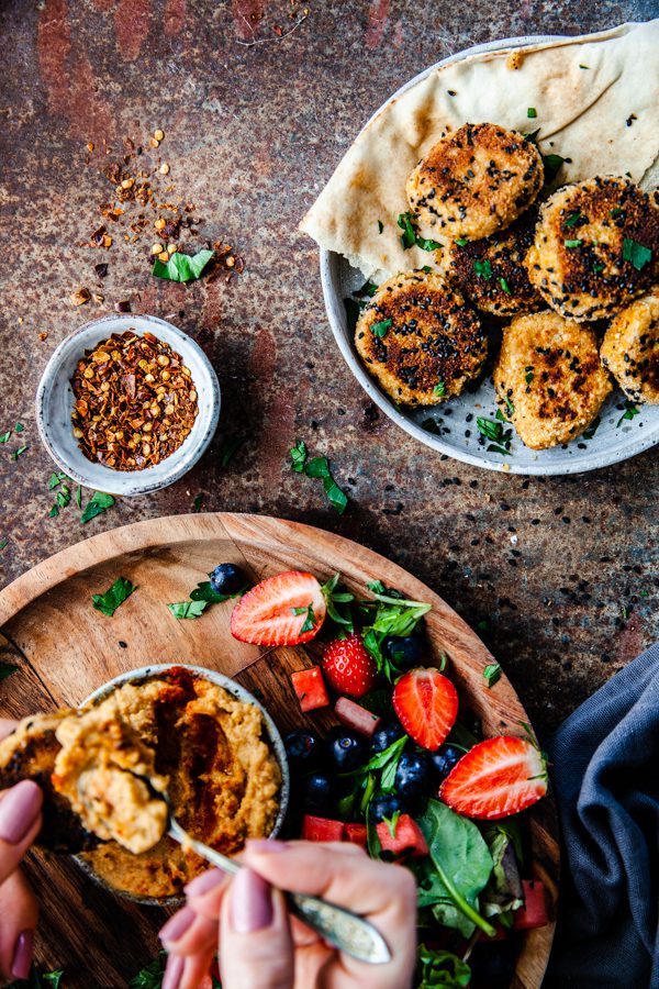 kockens kryddor, blomkål, hummus