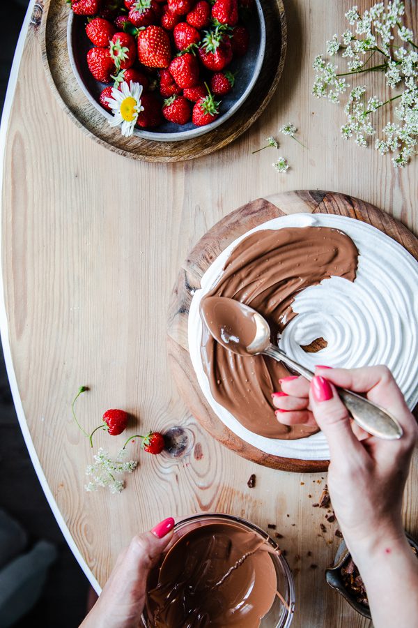 midsommartarta, tårta, daimtårta, 