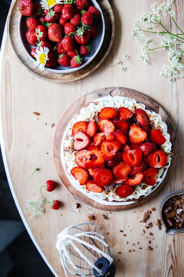 midsommartarta, tårta, daimtårta, 