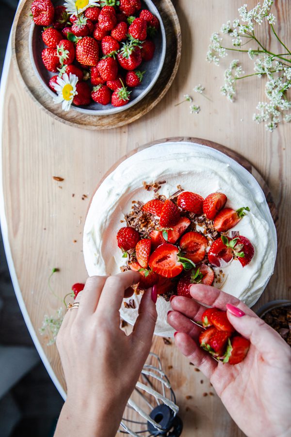 midsommartarta, tårta, daimtårta,