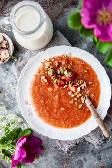 kräm, mellanmål, rabarberrecept, rabarber