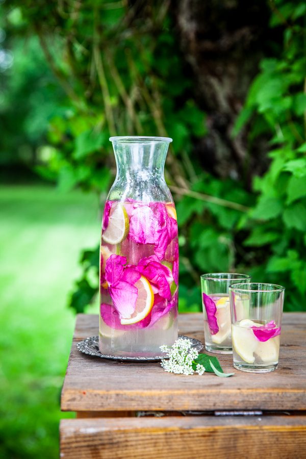 rabarbersaft, rabarberdricka, sommardrink, rabarberdrink