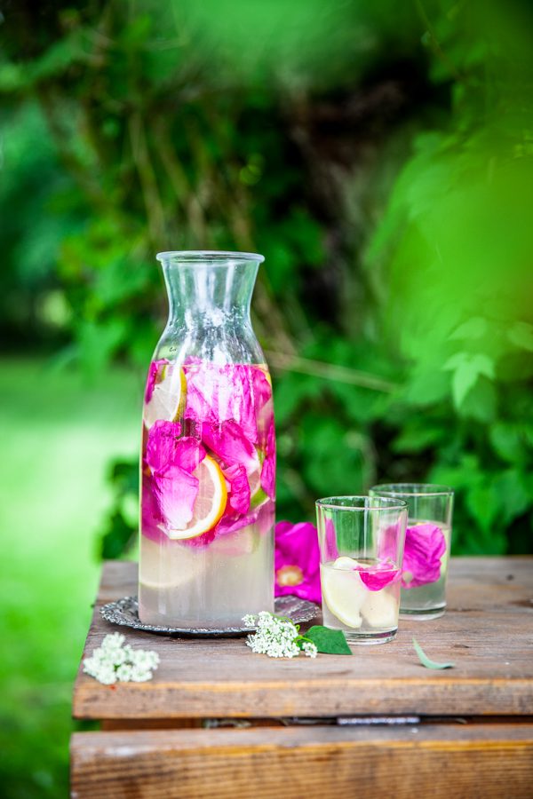 rabarbersaft, rabarberdricka, sommardrink, rabarberdrink