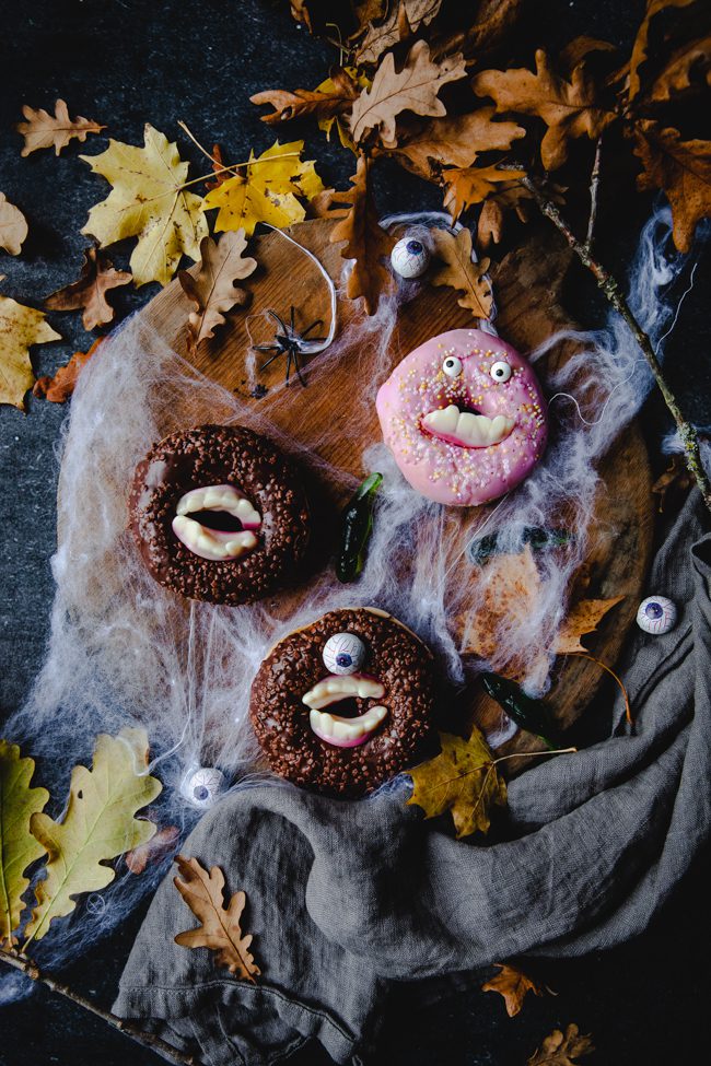 fika, halloween, munk. halloweenpyssel