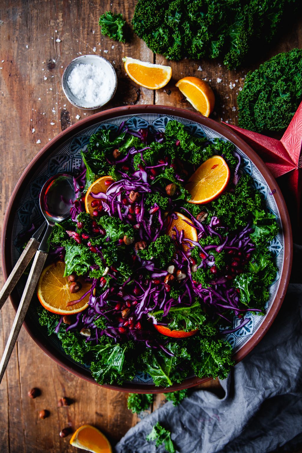 Julsallad med rödkål och grönkål