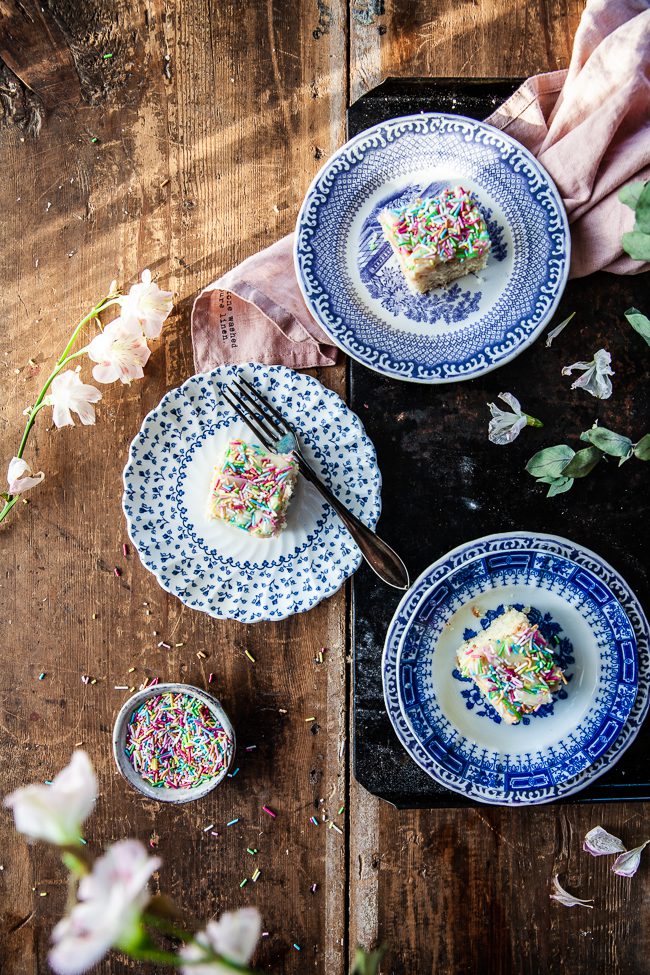 ljusa mockarutor, baka i långpanna, långpanna