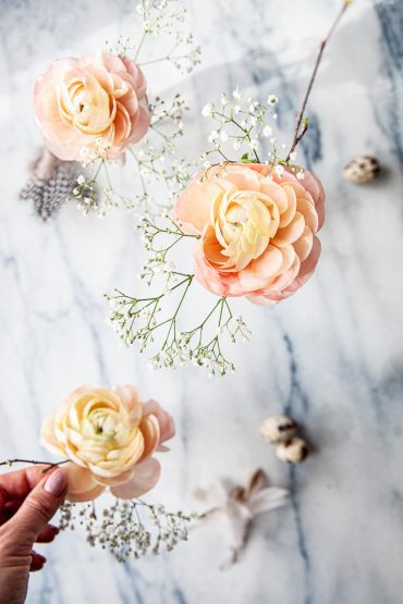 påskdukning, duka i påsk, ranunkel