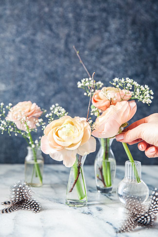 påskdukning, duka i påsk, ranunkel 