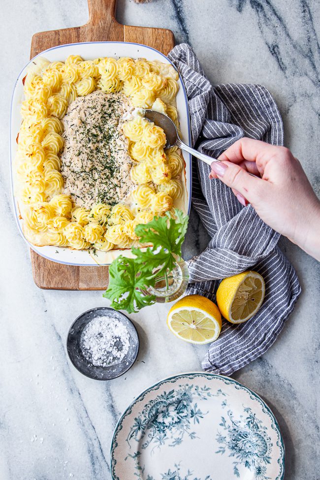 Fiskgratäng med citronsås