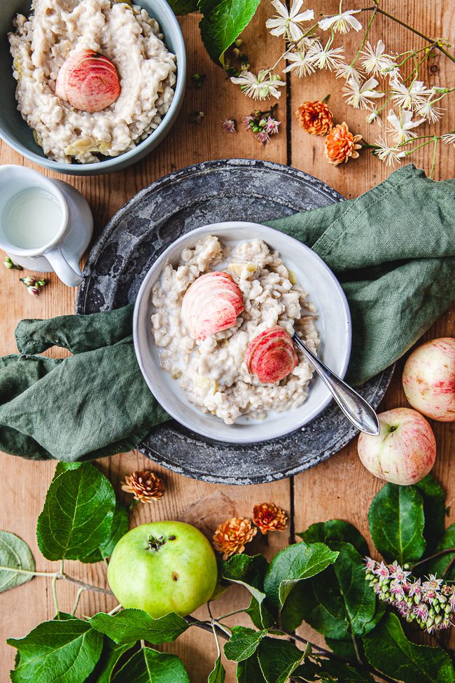 Äppelgrot på havreris