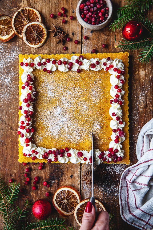 kladdkaka med saffran och vit choklad