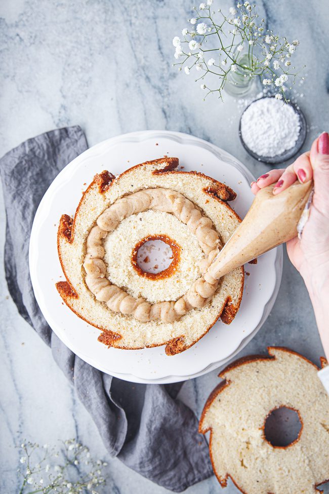 semmelsockerkaka, semla, semmlor, sockerkaka med mandelmassa, sockerkaka med kardemumma