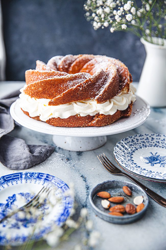 semmelsockerkaka, semla, semmlor, sockerkaka med mandelmassa, sockerkaka med kardemumma