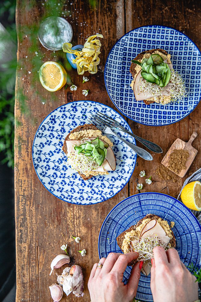 smörgås, extrarökt kyckling, Lönneberga, hummus gula ärtor
