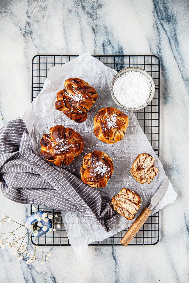 kanelbulle, kanelbullar, flätade kanelbullar