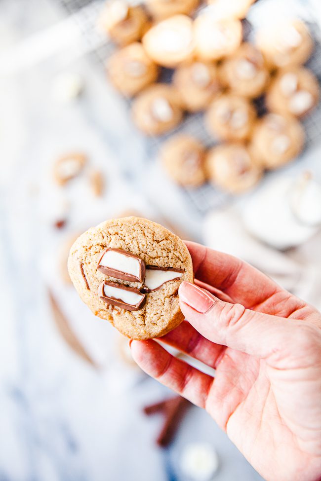 Barnsligt goda cookies med Kinder choklad