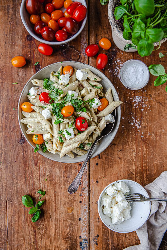Pestopasta med fetaost, pestopasta med kyckling, vegetarisk pestopasta