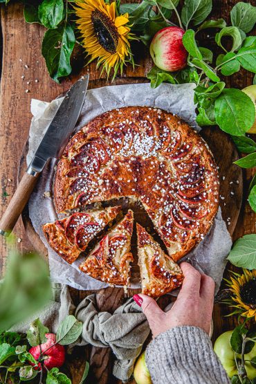 kanelbullesockerkaka, sockerkaka med äpple, fika, baka, baka med äpple