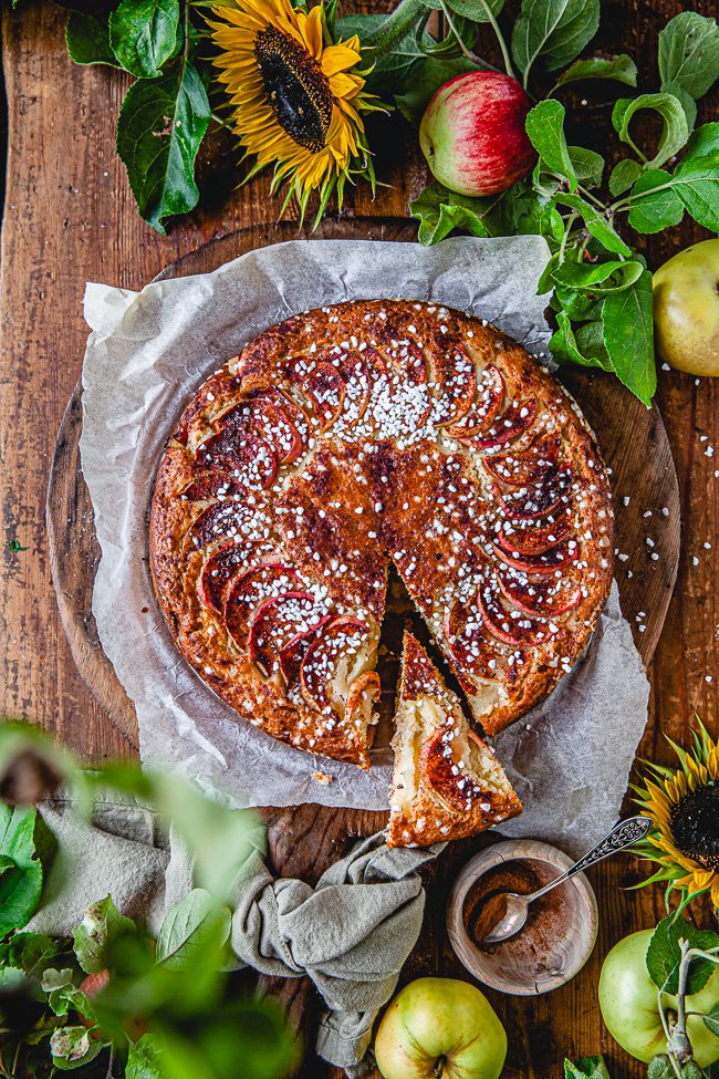 kanelbullesockerkaka, sockerkaka med äpple, fika, baka, baka med äpple