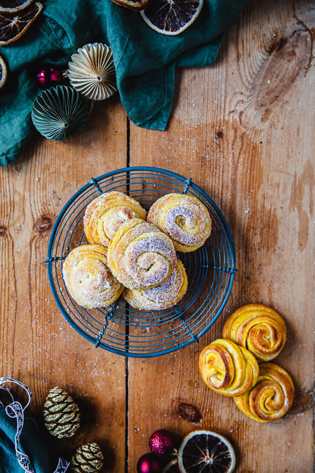 saffransbbullar, saffransbröd, lussebullar, saffranskrans, fyllda lussebullar, fyllt saffransbröd