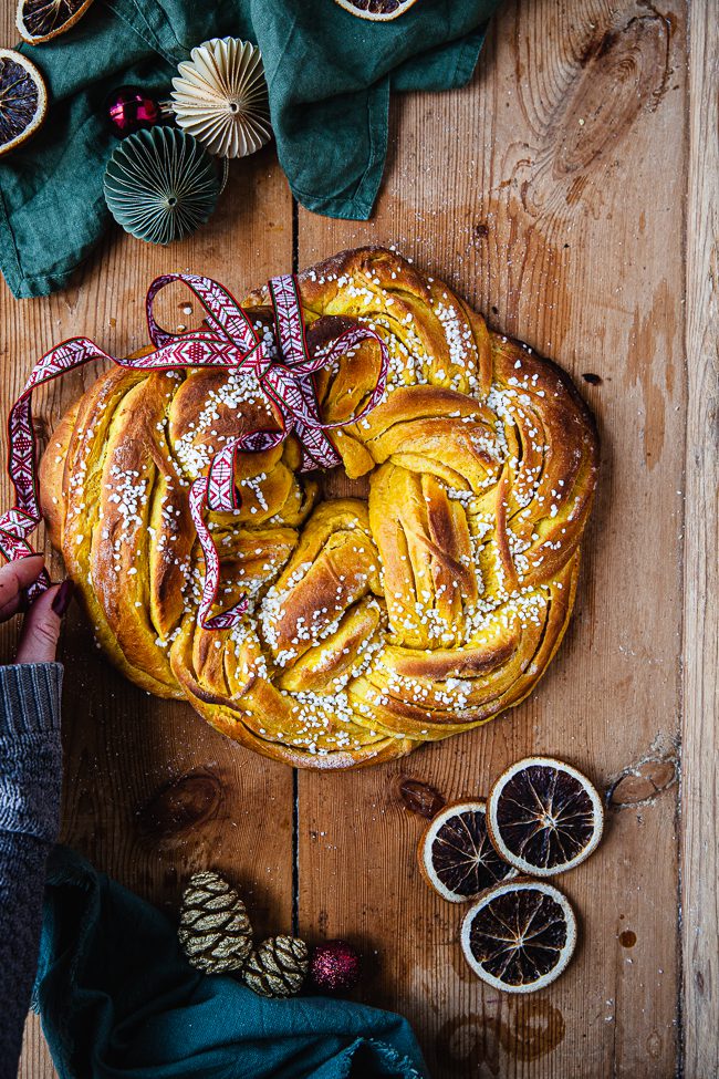 saffransbbullar, saffransbröd, lussebullar, saffranskrans, fyllda lussebullar, fyllt saffransbröd