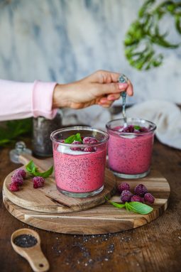 Chiapudding med yoghurt och hallon – nyttig frukost meal prep