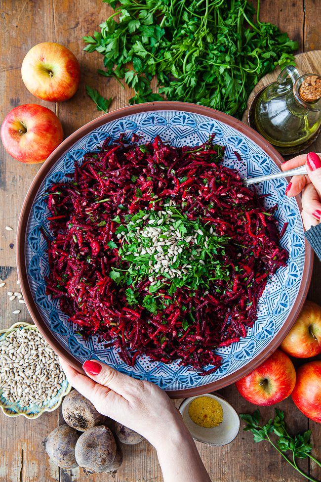 Riven rödbetssallad med äpple