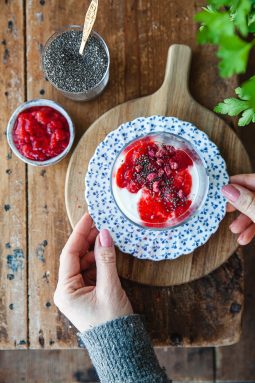 chiapudding med jordgubbar