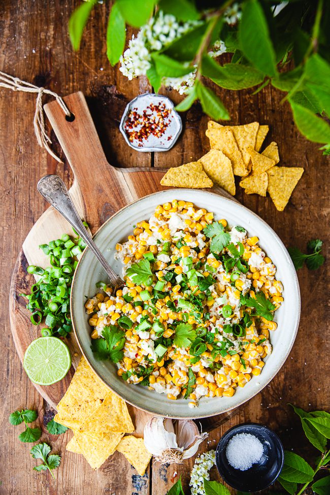 Esquites – mexikansk majssallad med fetaost och lime