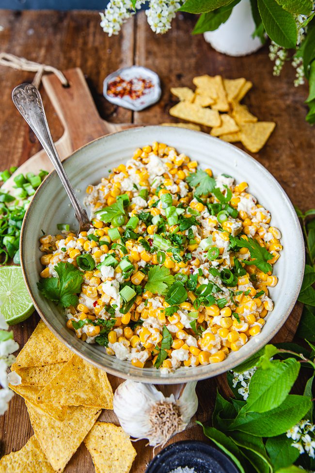 Esquites – mexikansk majssallad med fetaost och lime