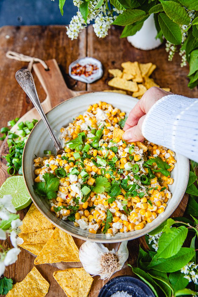 Esquites – mexikansk majssallad med fetaost och lime